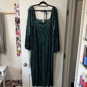 Ava & Viv Emerald Velvet Long Sleeve Dress
